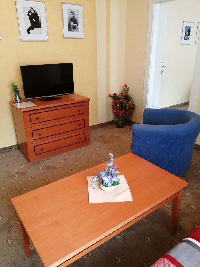 Pension-Apartmany Cesky Dvur Marianske Lazne Bagian luar foto